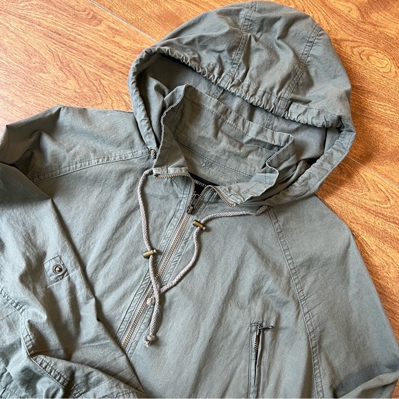 Forever 21 Army Green Hoodie Zipped Up front long sleeve Jacket size S - Picture 6 of 11